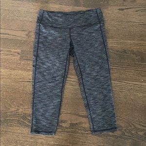 Atheta woman’s crops size medium